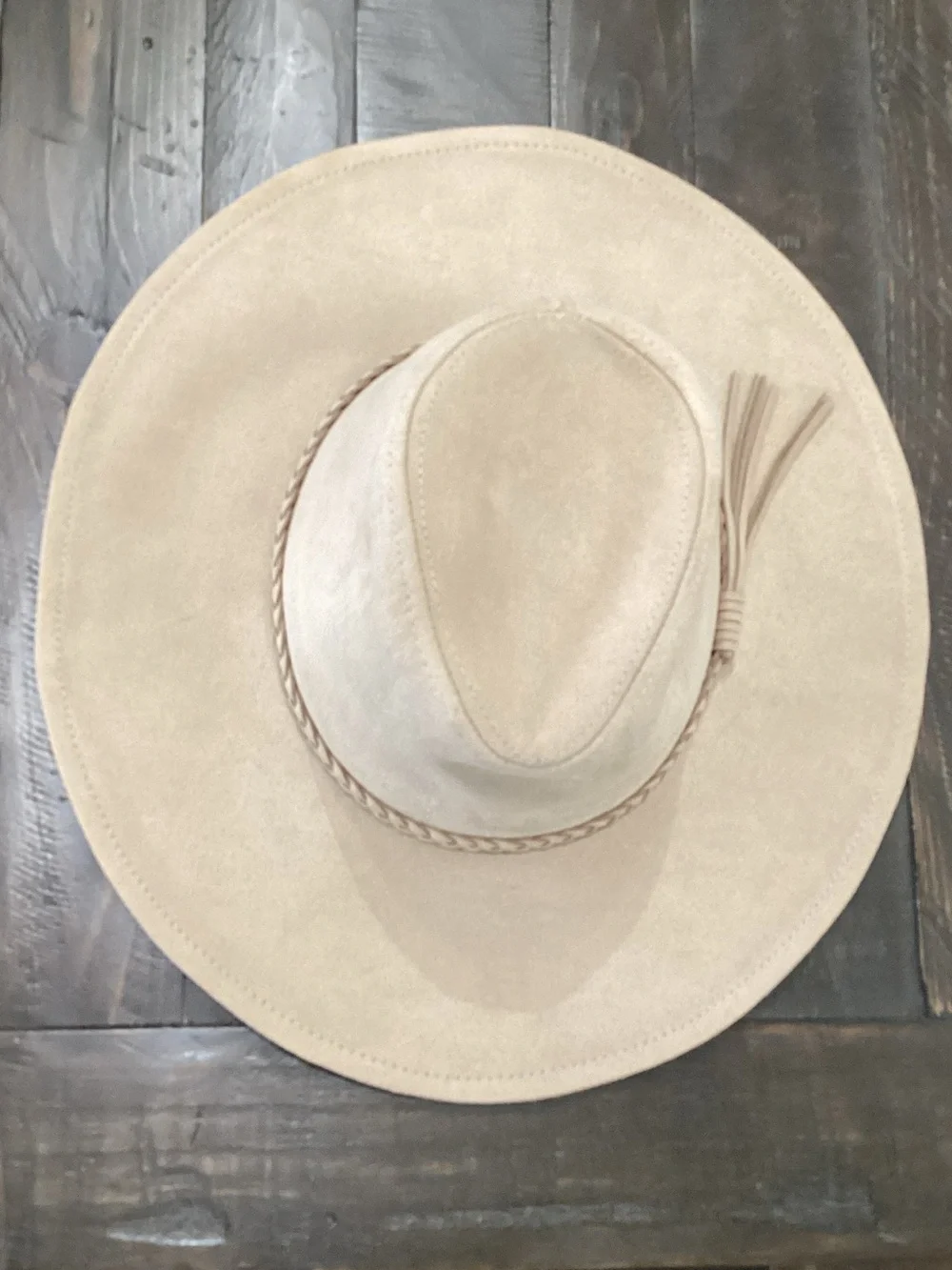 Stylish Women’s Wide-Brim Felt Hat in Cream
